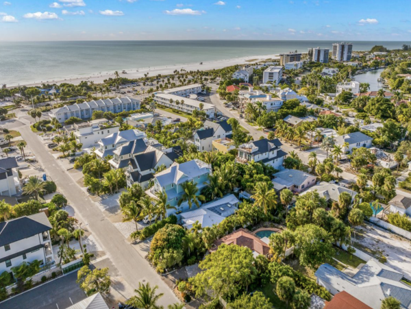 Lido Key Vacation Home with 2 Bedroom and Private Pool